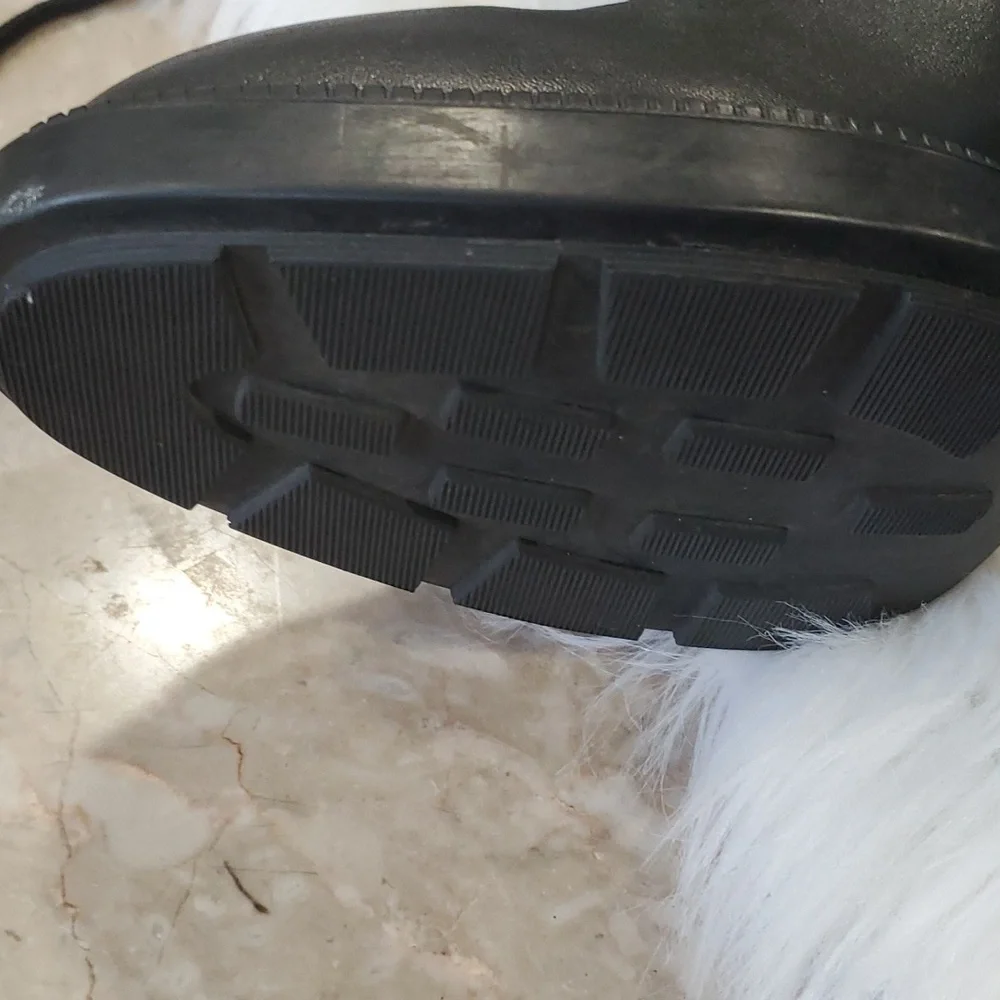 Aquatalia Ishana black leather water proof block heel boots size 11